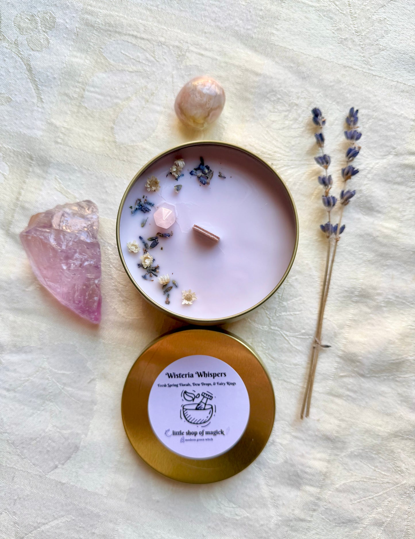 Wood wick soy Candle - Wisteria Whispers - Fresh Spring Floral scented