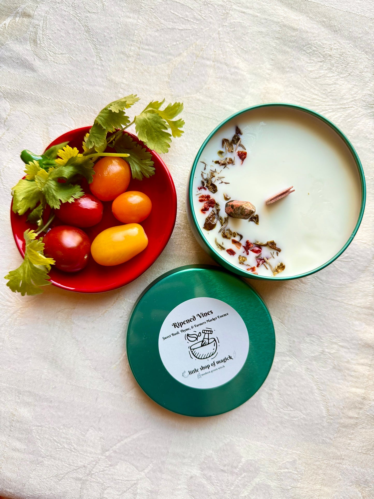 Wood wick soy Candle - Ripened Vines - Tomato Vine and Garden Scented