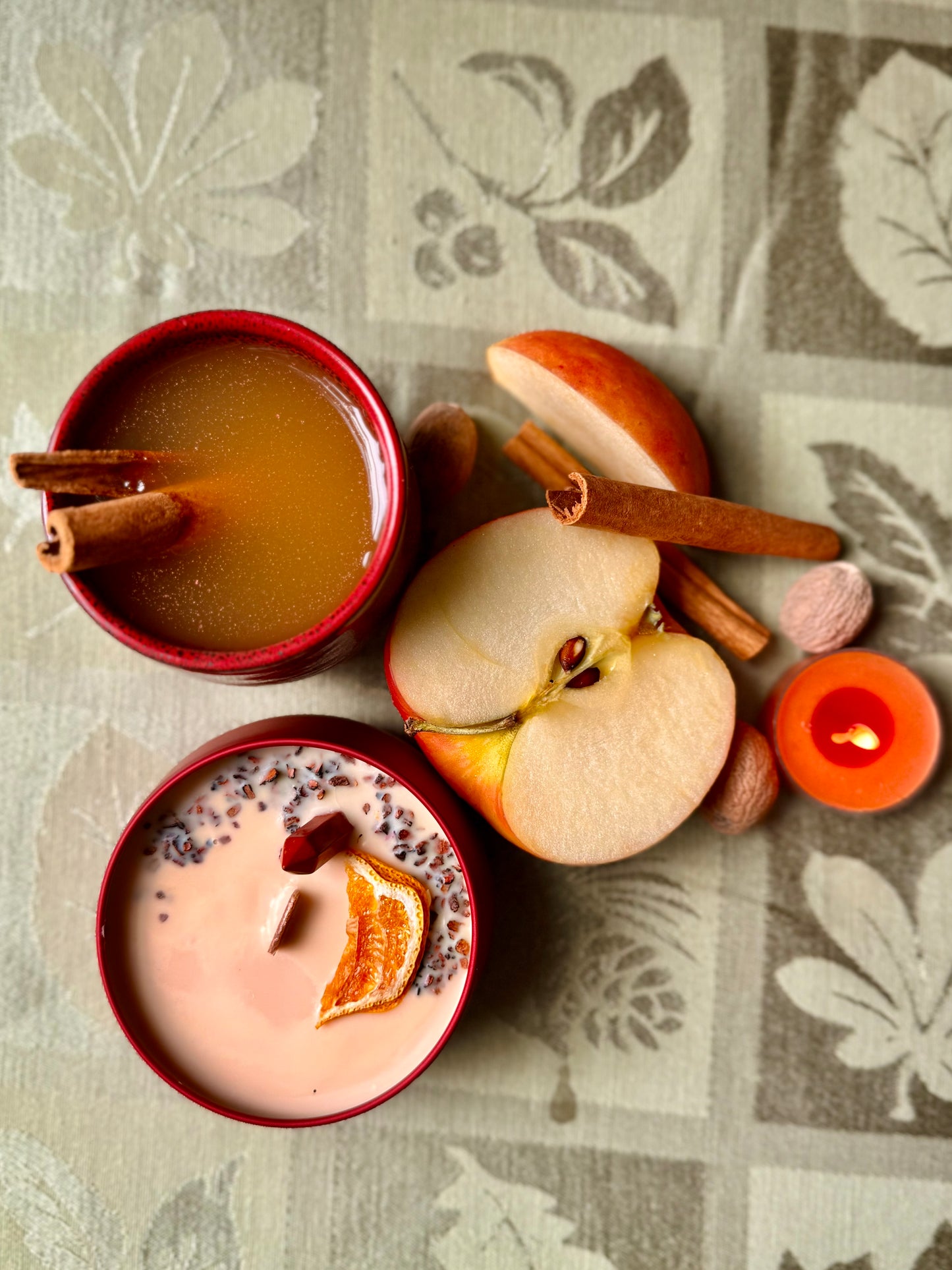 Wood wick soy Candle - The Mystic Tavern - Spiked Cider and Warm Apple Scented