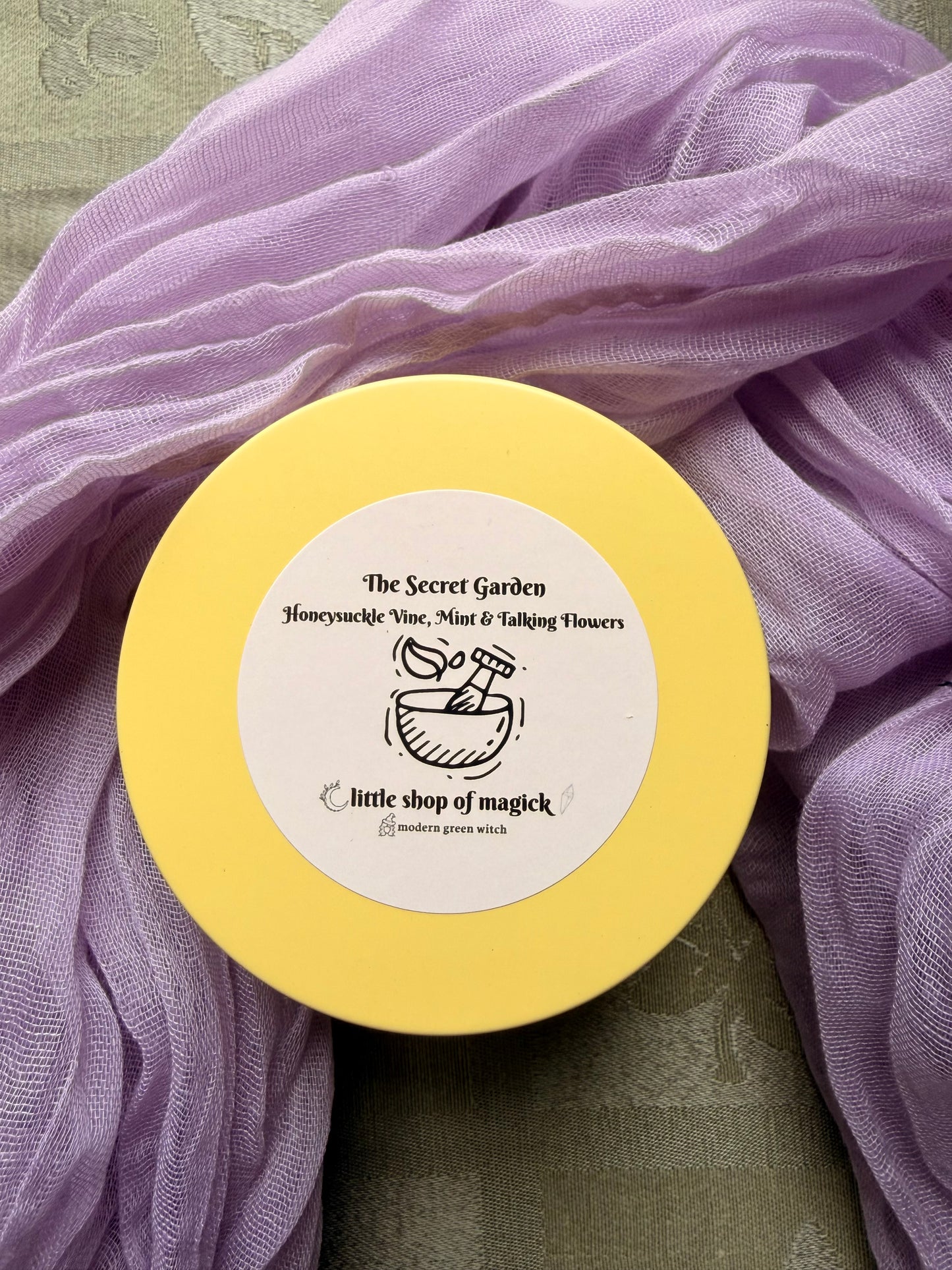 Wood Wick Soy Candle - Honeysuckle & Sweet Mint scented - The Secret Garden