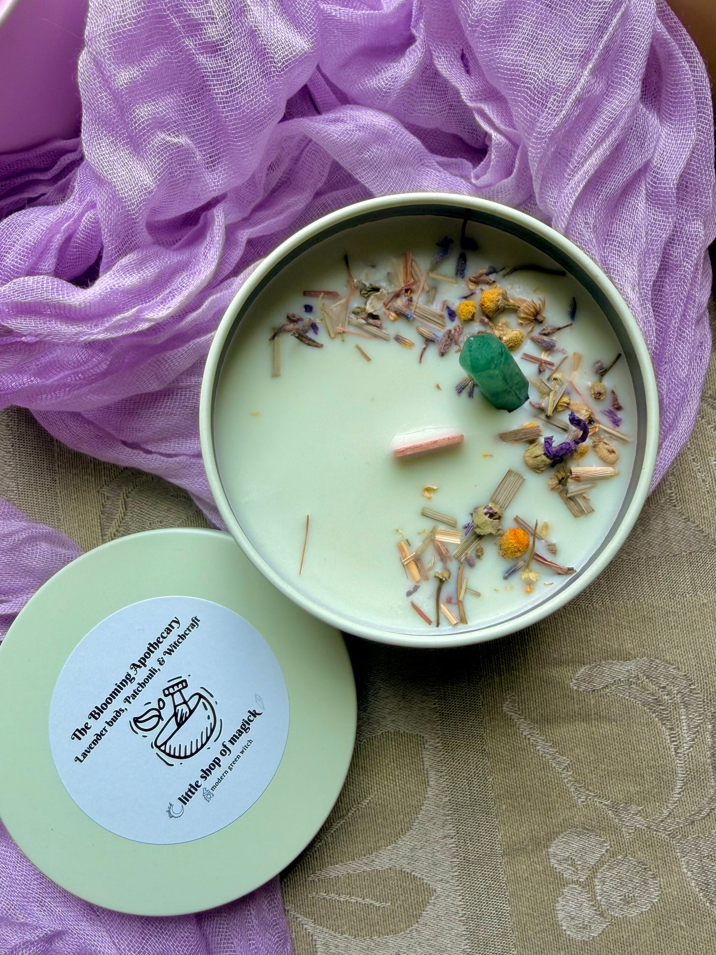 Wood Wick Soy Candle - Lavender & Sage scented - The Blooming Apothecary