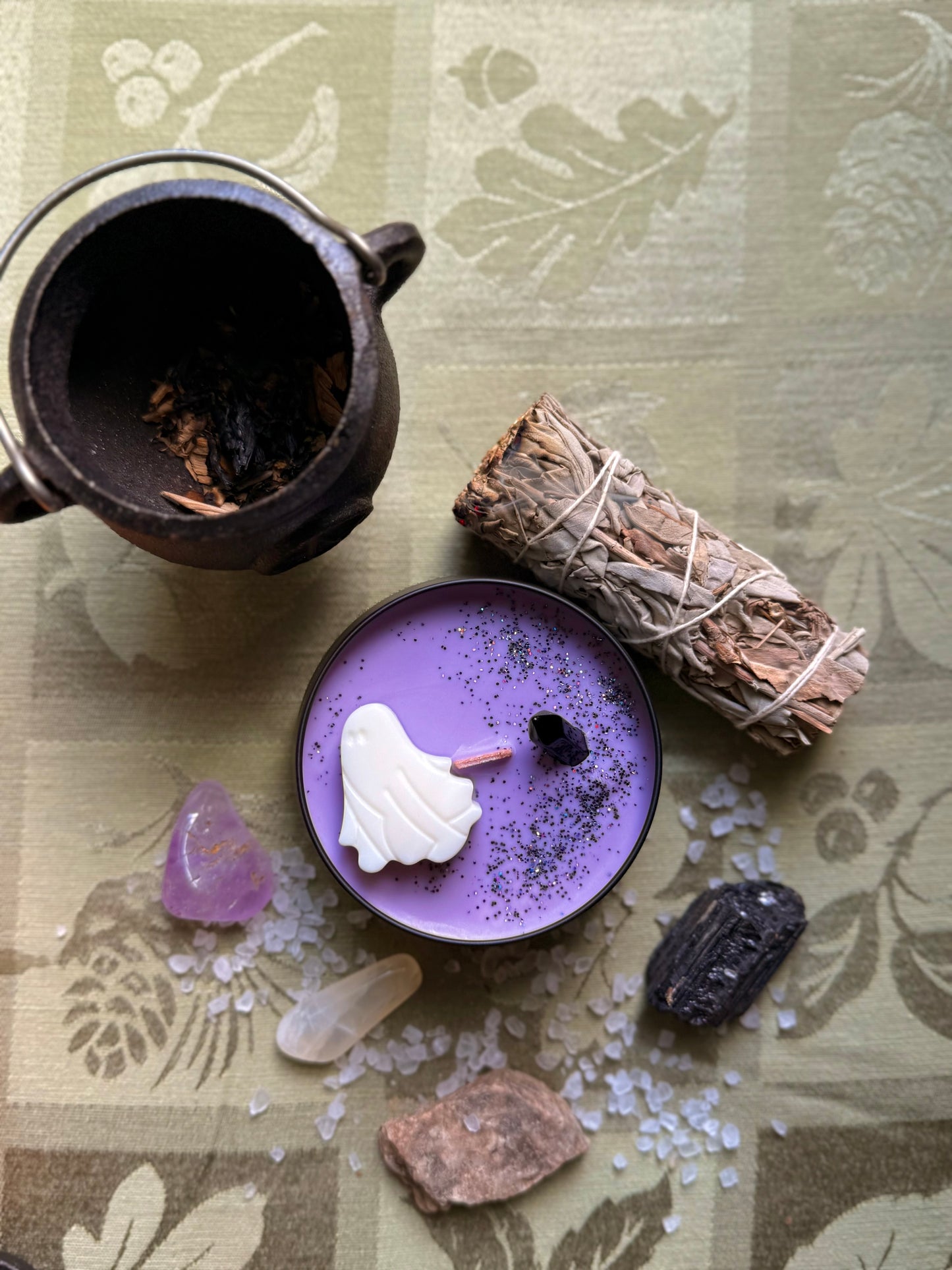 Wood wick soy Candle - The Haunted Alley - Smoked Cedarwood and Amber Vanilla Scented