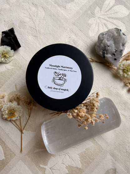 Wood Wick Soy Candle - Leathered Amber & Vanilla Scented - Moonlight Matrimony