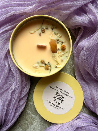 Wood Wick Soy Candle - Honeysuckle & Sweet Mint scented - The Secret Garden