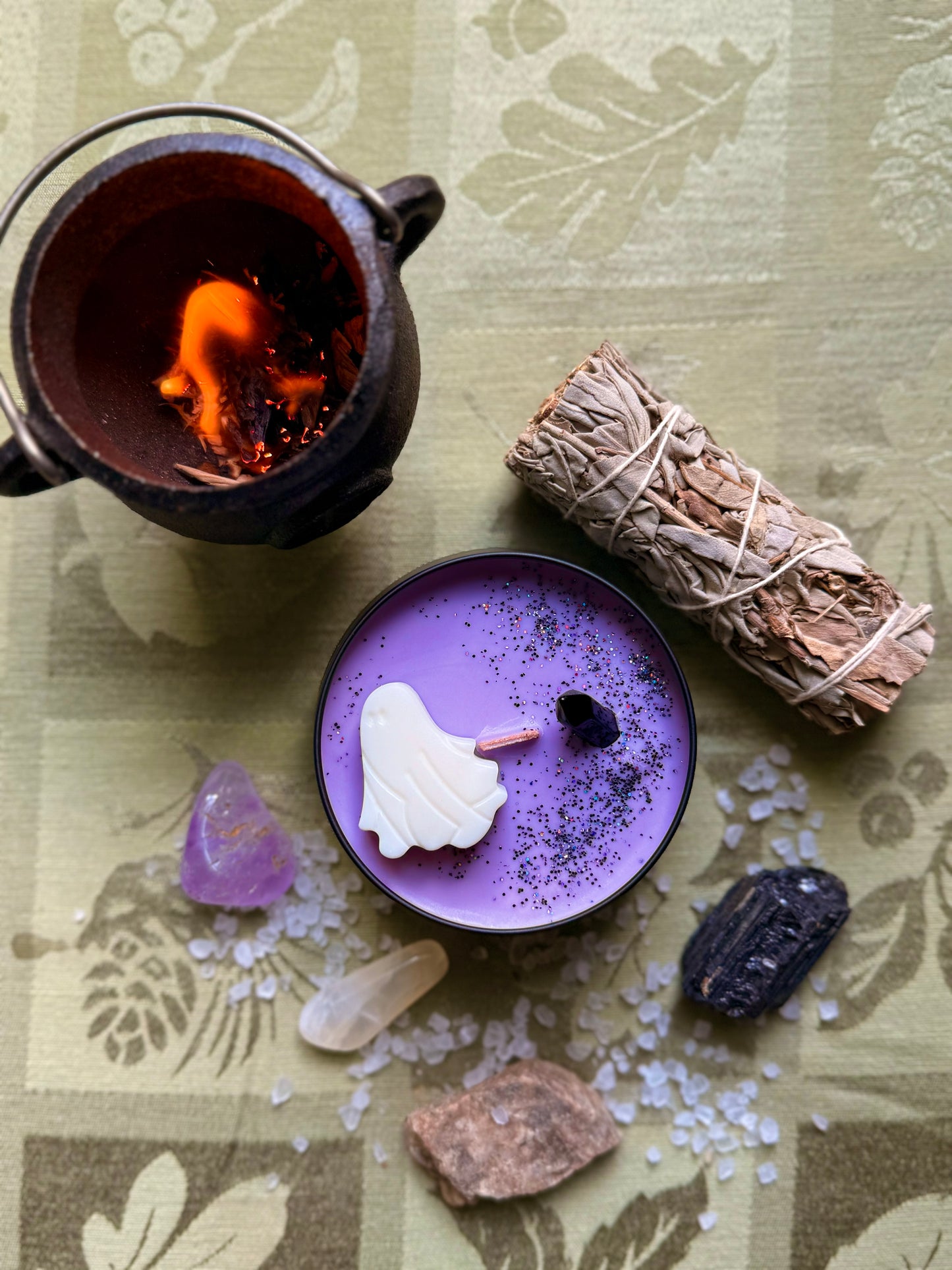 Wood wick soy Candle - The Haunted Alley - Smoked Cedarwood and Amber Vanilla Scented