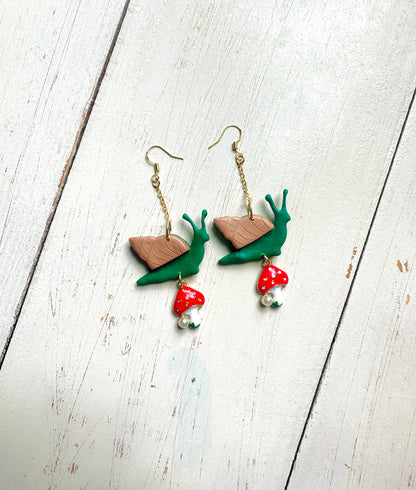 The Everyday Witch - Snail Familiar Earrings